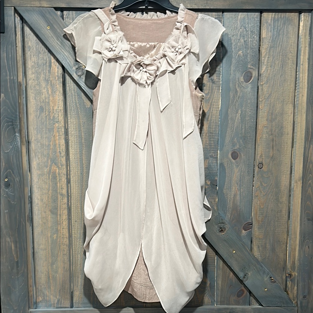 Elegant Beige Chiffon Dress with Floral Accents
